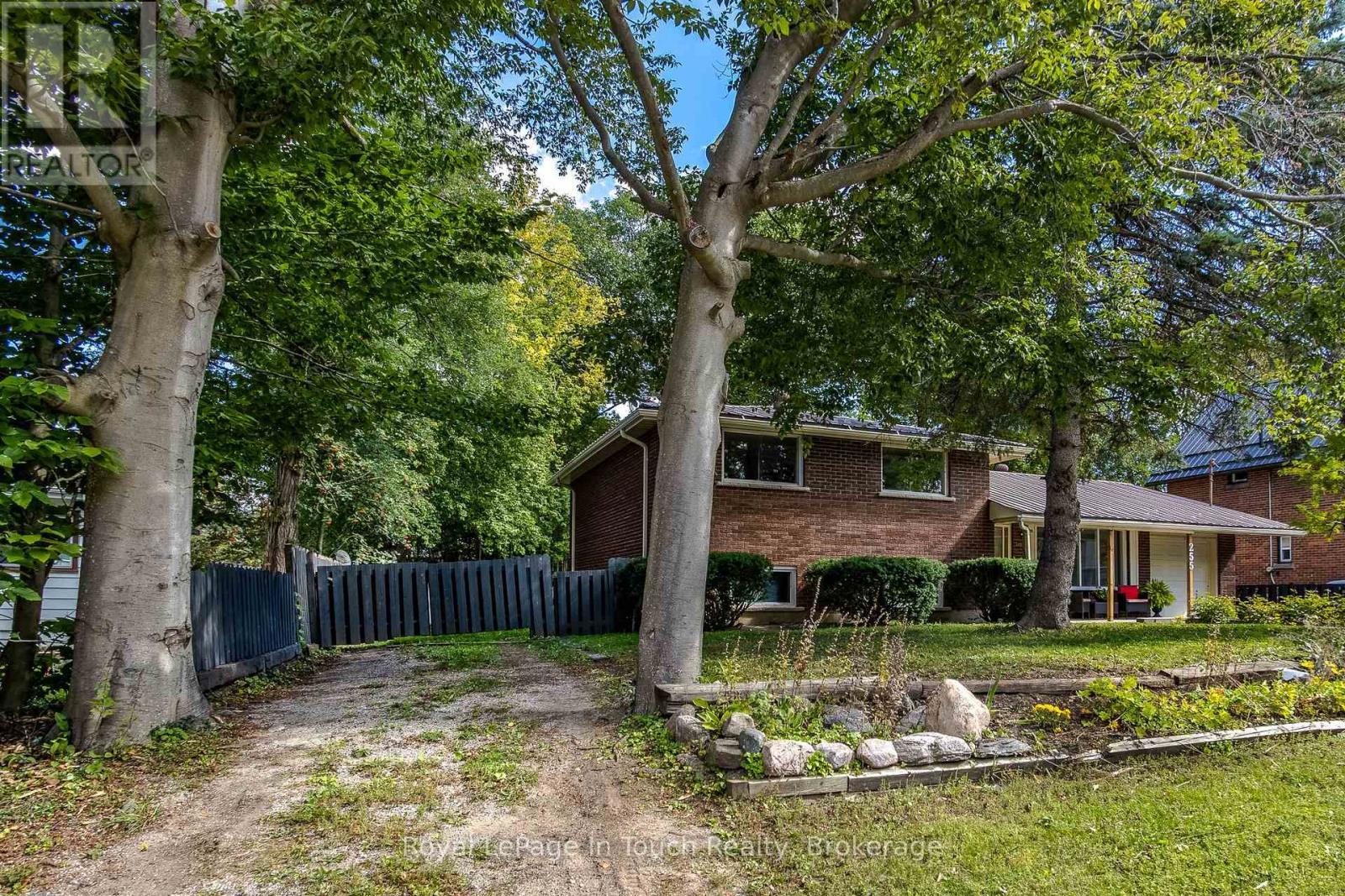 












255 EIGHTH STREET

,
Midland,




Ontario
L4R4B4

