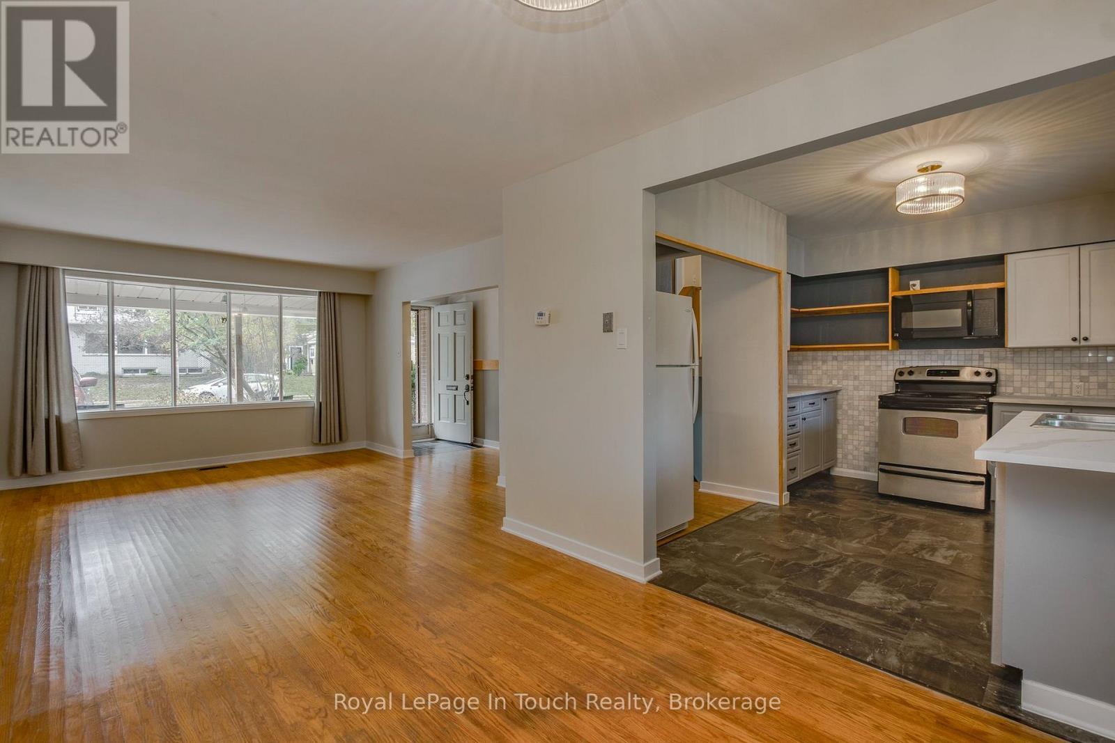 












255 EIGHTH STREET

,
Midland,




Ontario
L4R4B4

