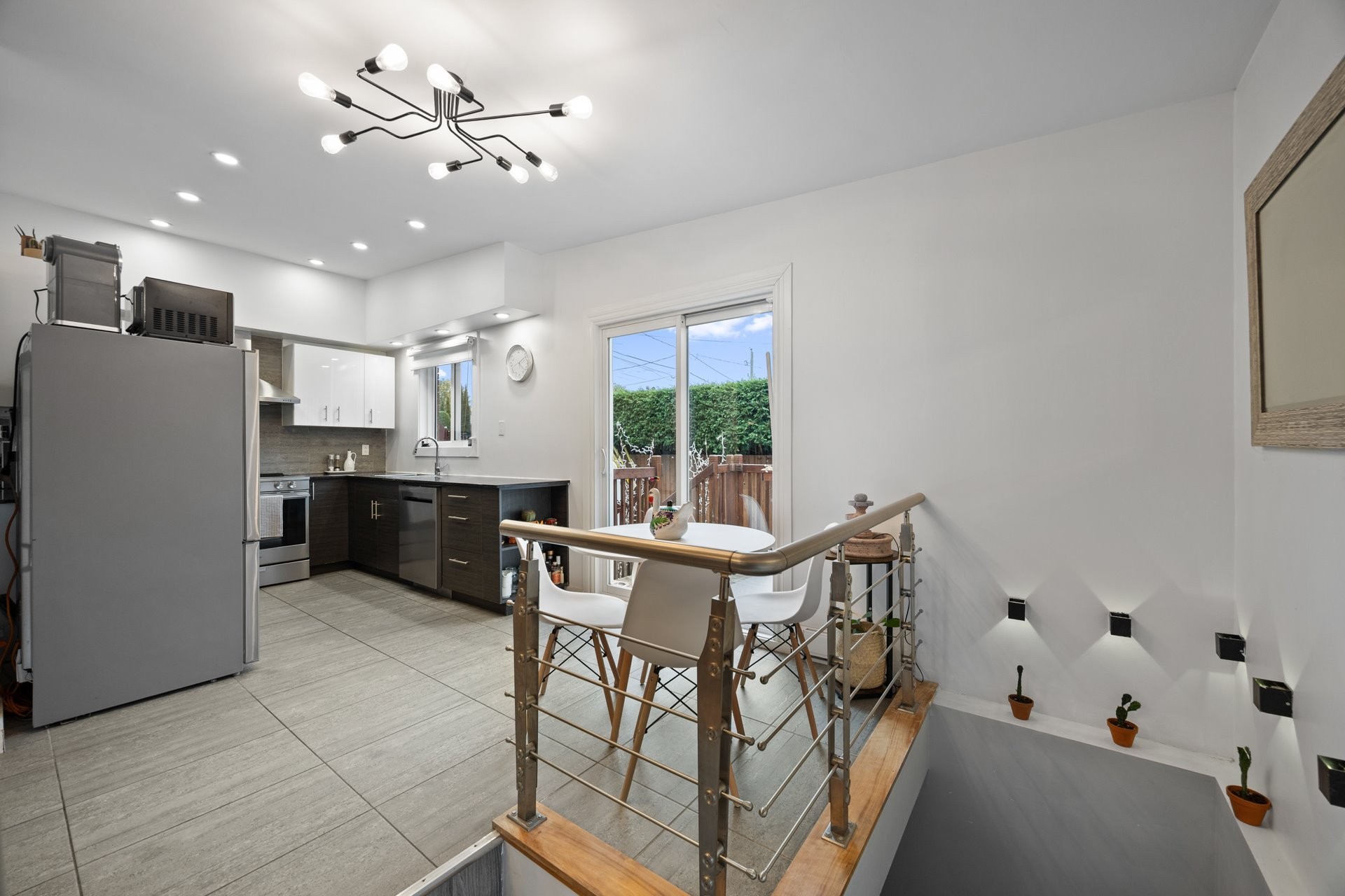 









186


Rue Melrose

,
Châteauguay,




QC
J6J2B2

