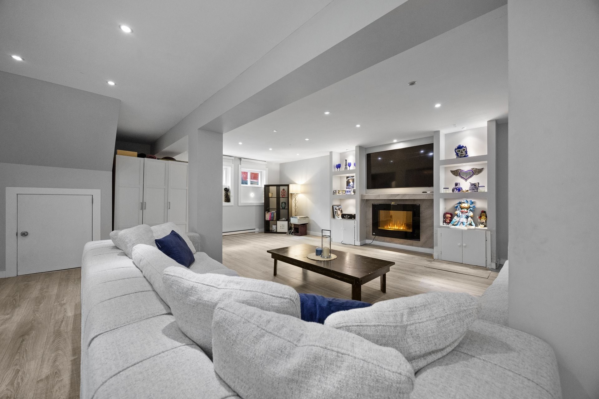 









186


Rue Melrose

,
Châteauguay,




QC
J6J2B2

