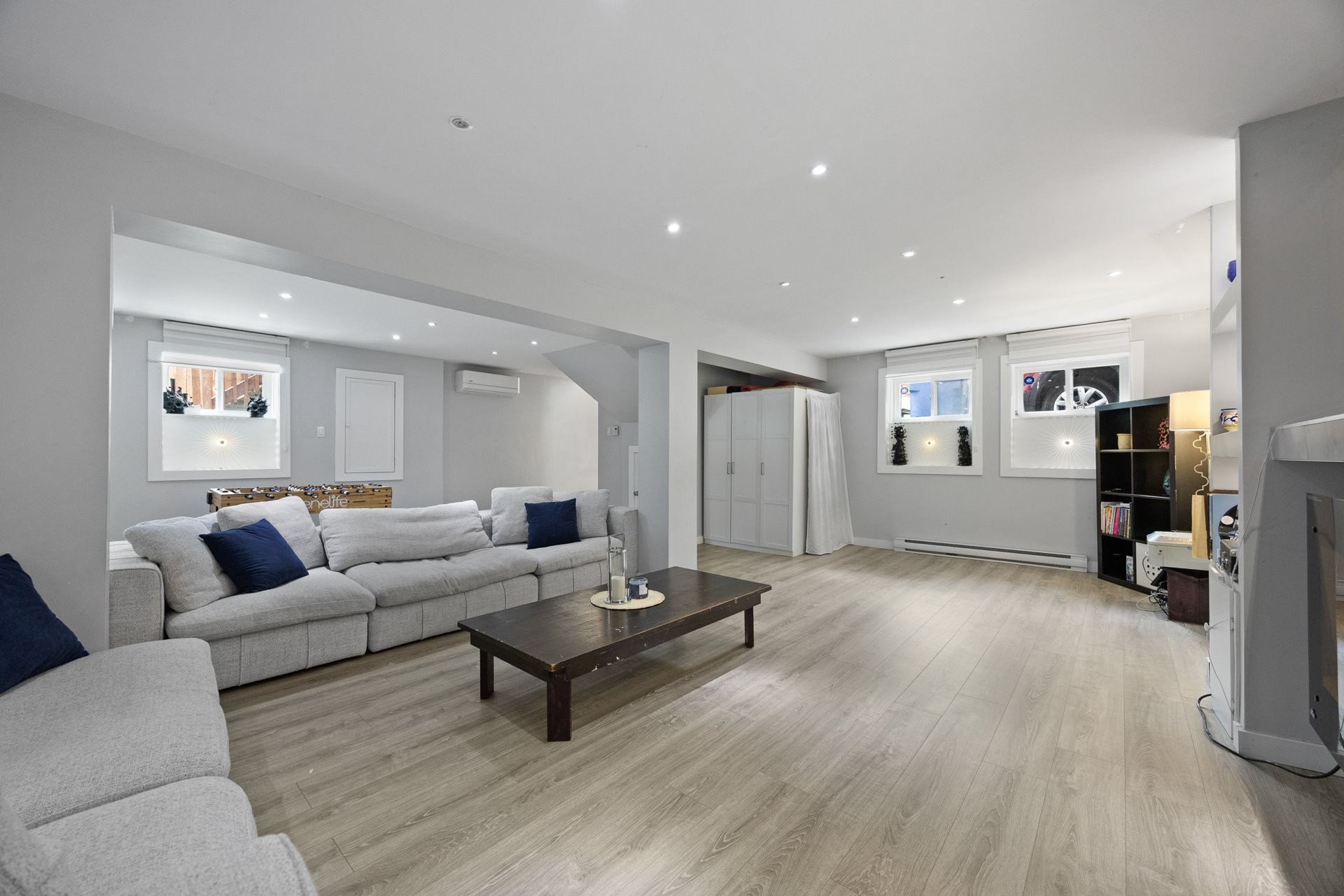 









186


Rue Melrose

,
Châteauguay,




QC
J6J2B2


