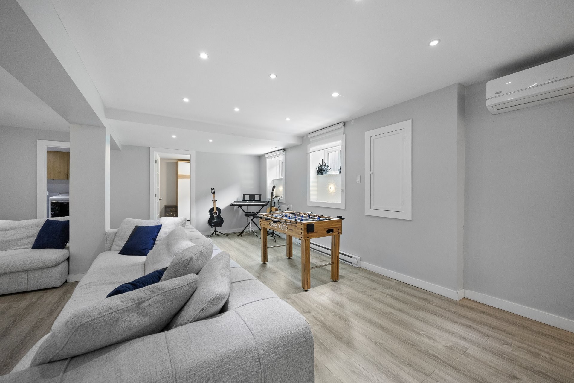









186


Rue Melrose

,
Châteauguay,




QC
J6J2B2

