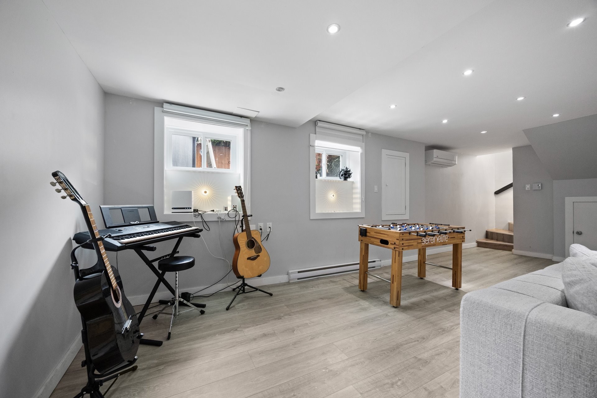 









186


Rue Melrose

,
Châteauguay,




QC
J6J2B2

