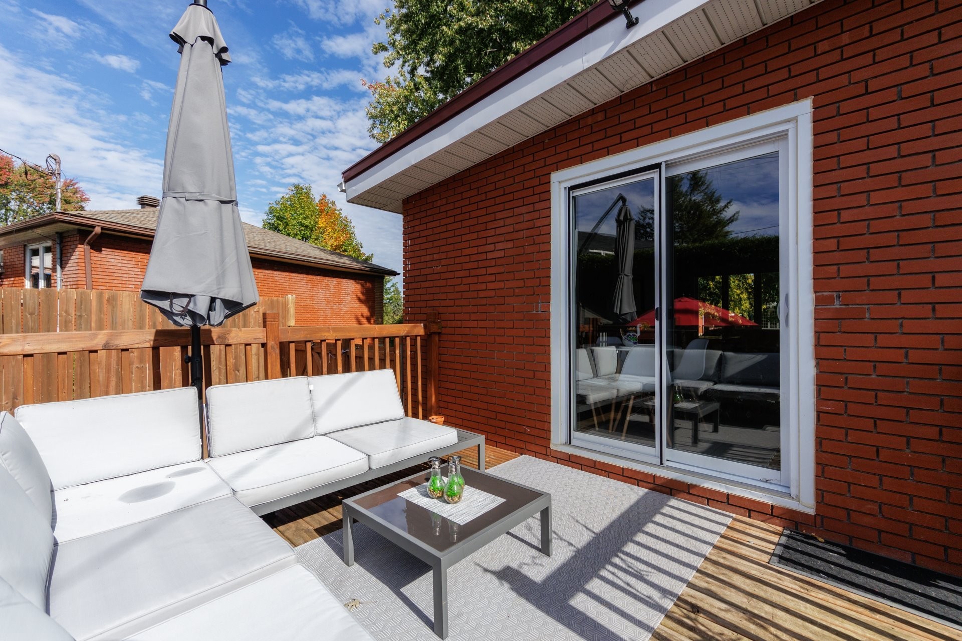 









186


Rue Melrose

,
Châteauguay,




QC
J6J2B2

