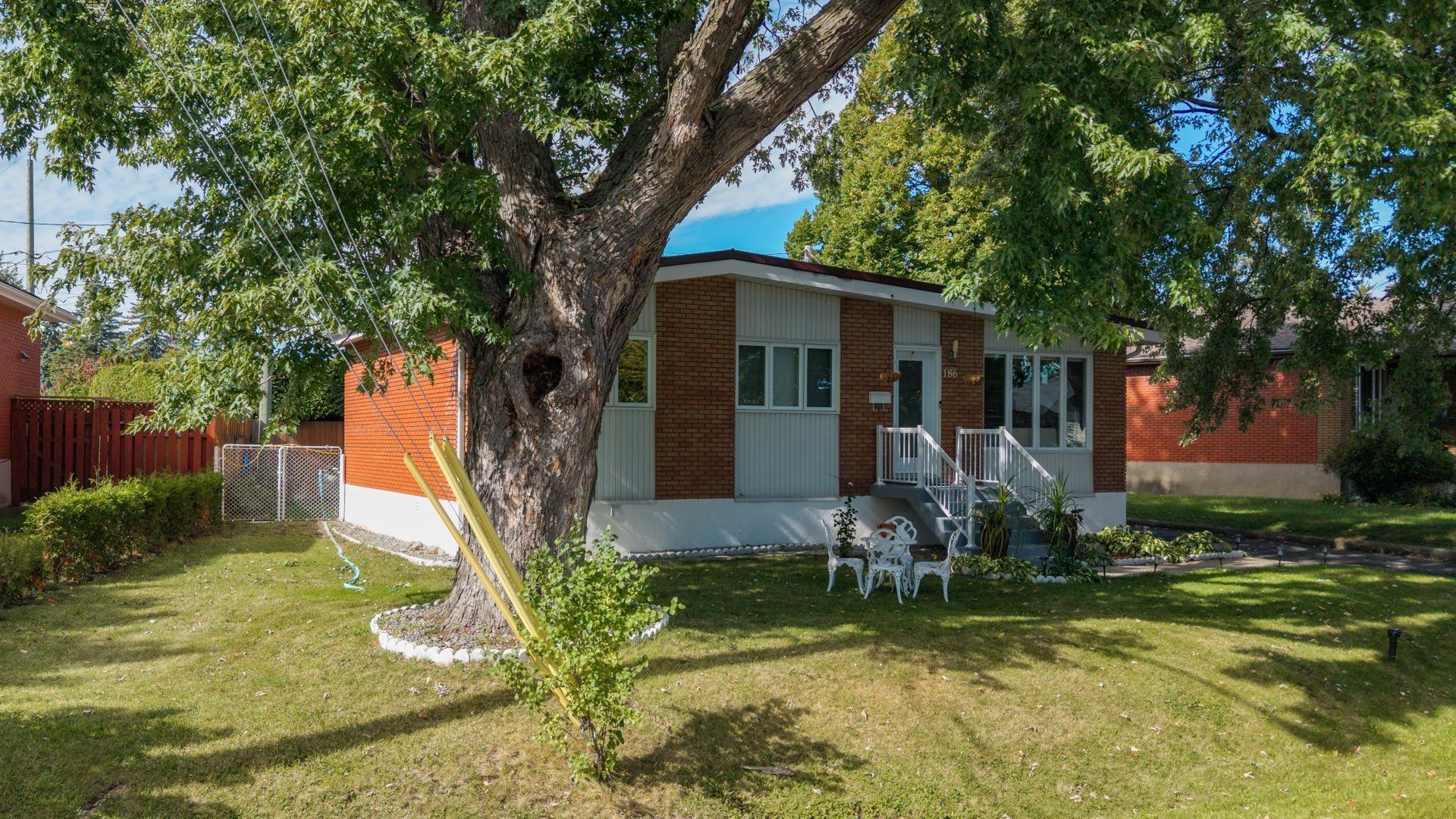









186


Rue Melrose

,
Châteauguay,




QC
J6J2B2

