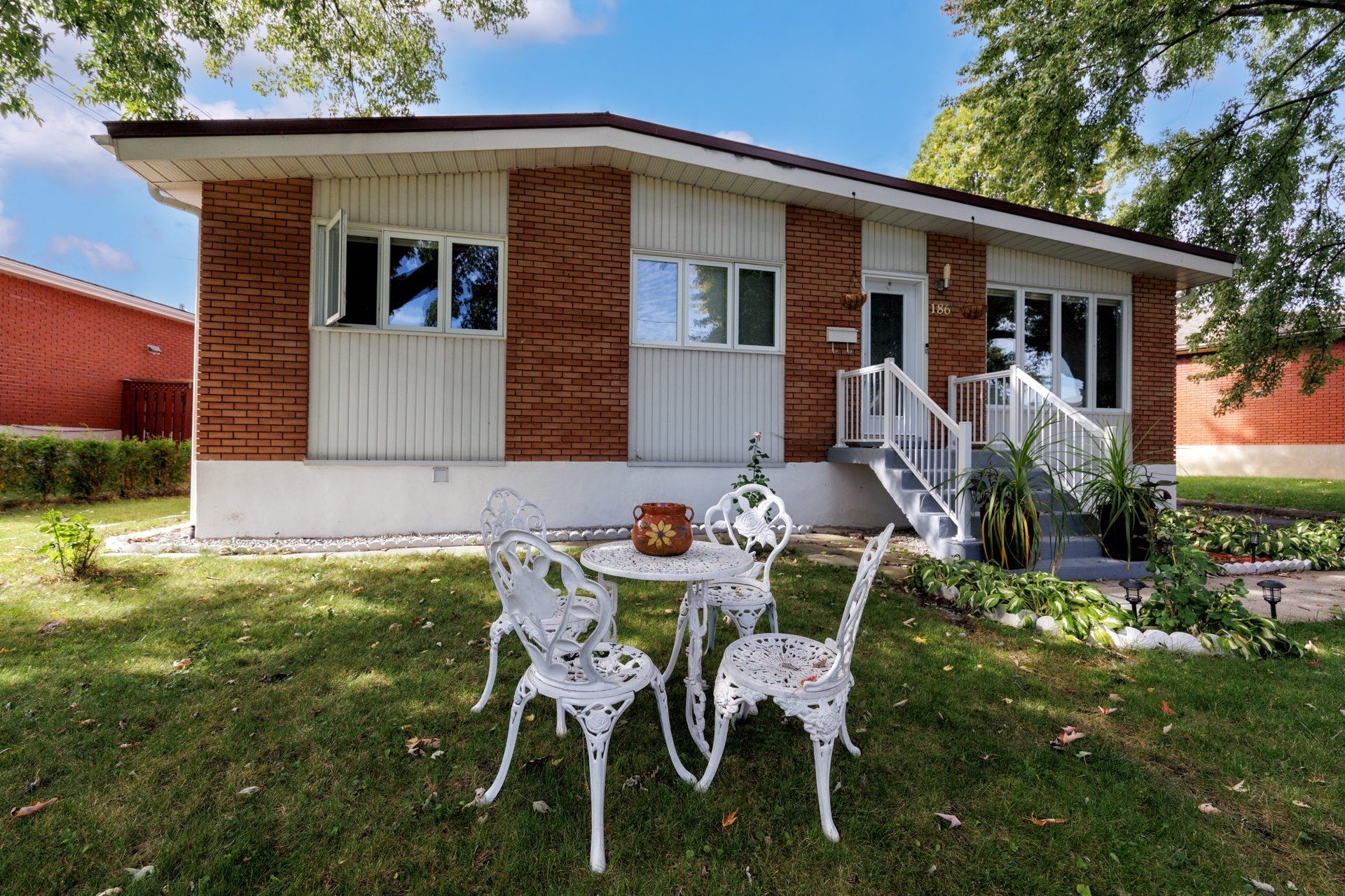 









186


Rue Melrose

,
Châteauguay,




QC
J6J2B2

