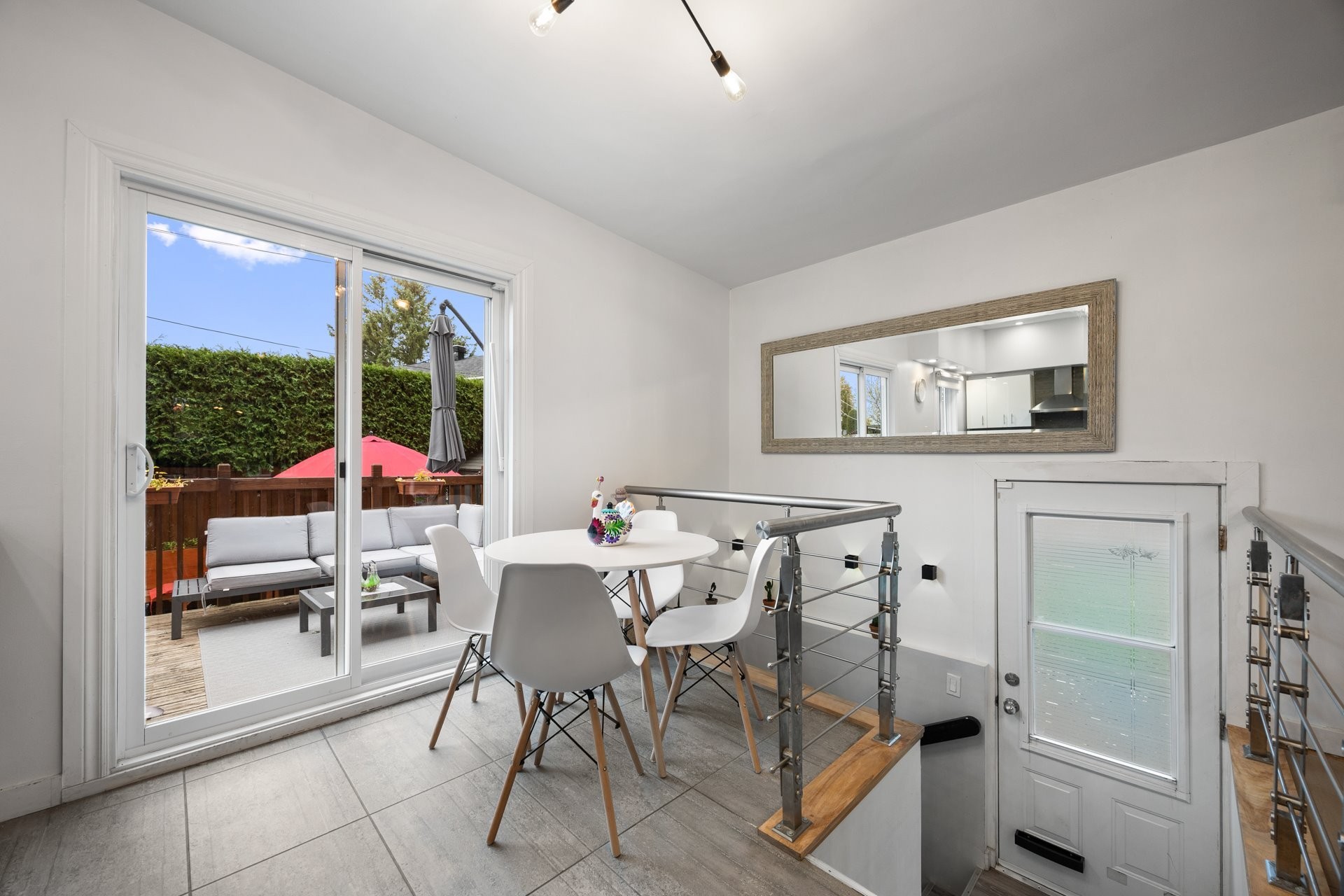 









186


Rue Melrose

,
Châteauguay,




QC
J6J2B2

