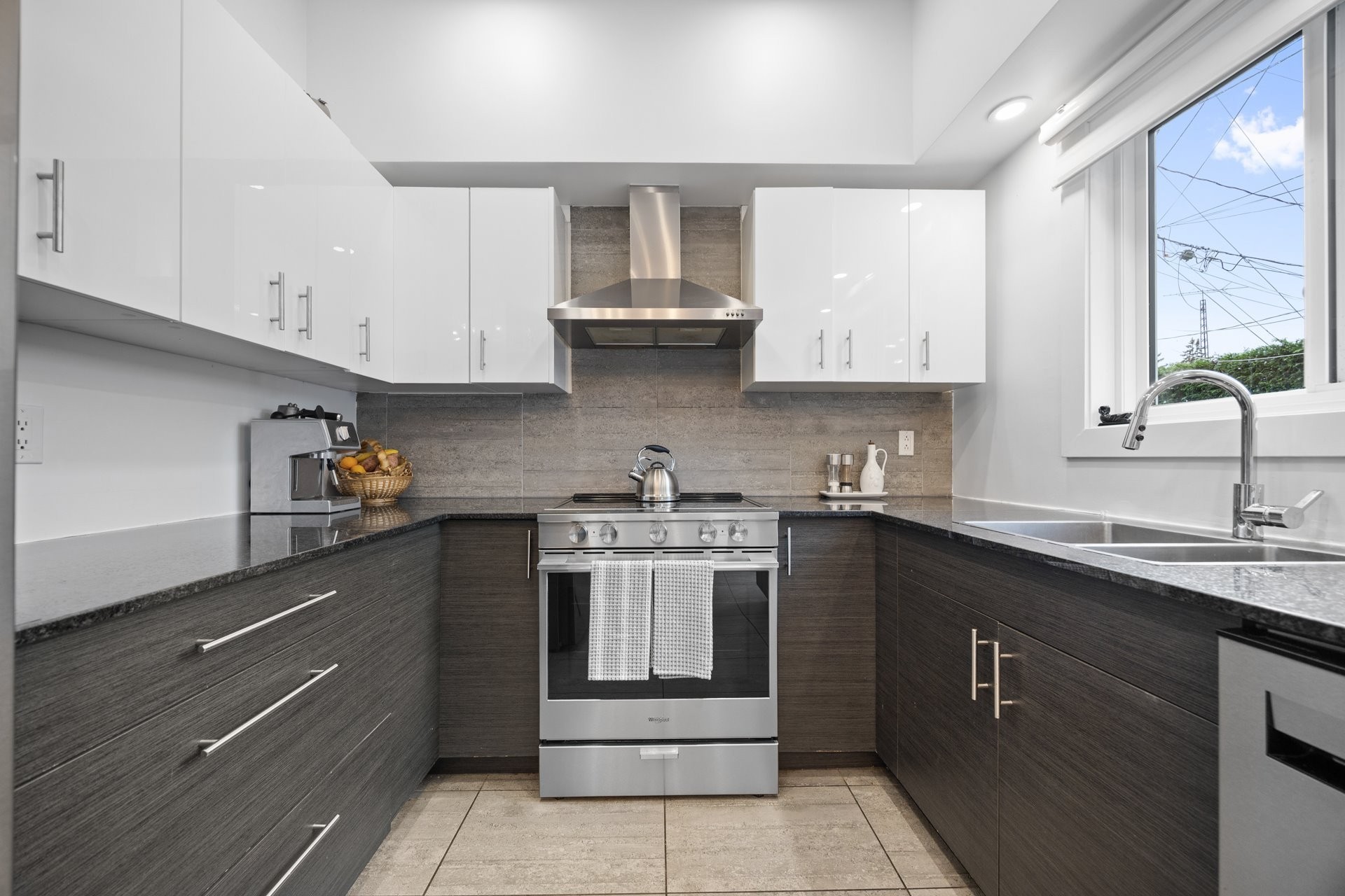 









186


Rue Melrose

,
Châteauguay,




QC
J6J2B2

