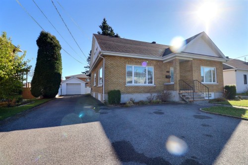 
															
													2259
													
													Rue de Montfort
													
												
												Saguenay (Jonquière),
												QC 