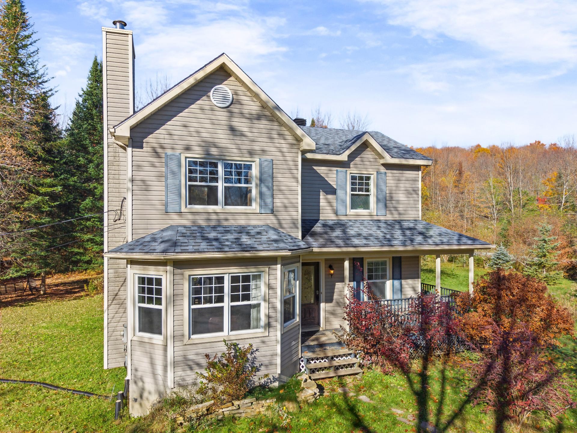 









2765


Rue du Manège

,
Hatley - Canton,




QC
J0B2C0

