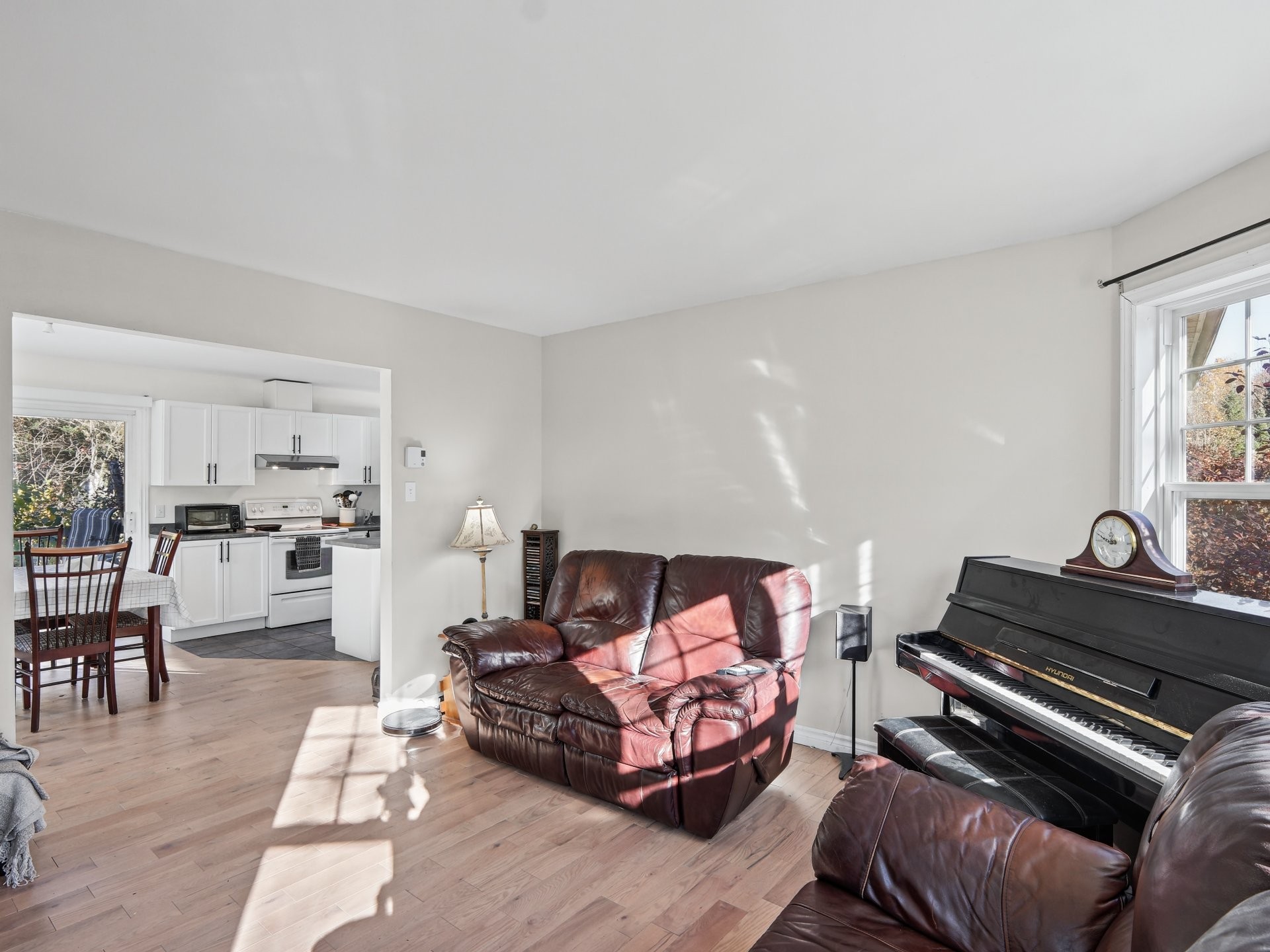 









2765


Rue du Manège

,
Hatley - Canton,




QC
J0B2C0

