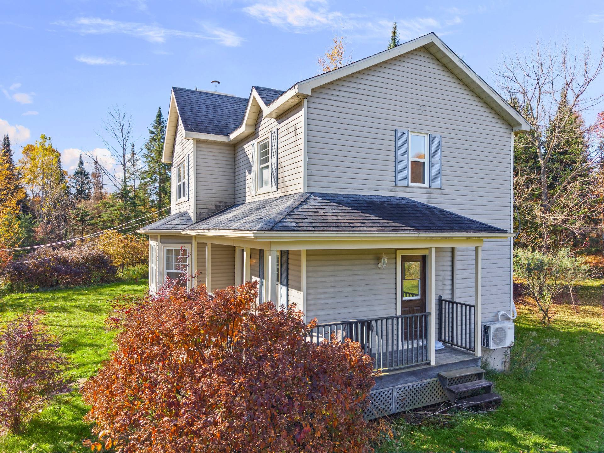 









2765


Rue du Manège

,
Hatley - Canton,




QC
J0B2C0

