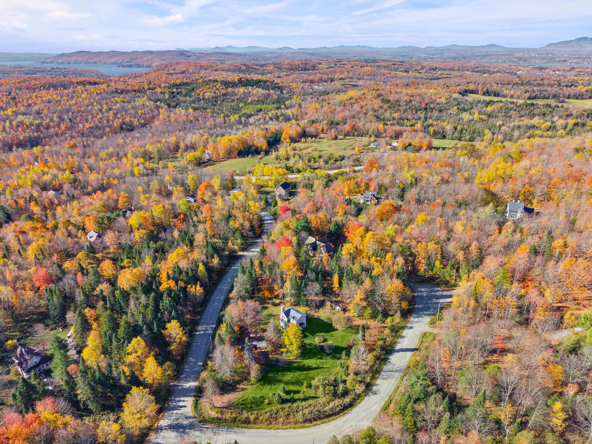 









2765


Rue du Manège

,
Hatley - Canton,




QC
J0B2C0

