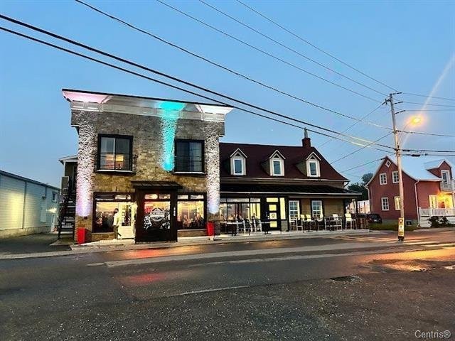 









170

 - 172


1re Avenue O.

,
Sainte-Anne-des-Monts,




QC
G4V1C8

