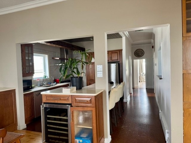 









170

 - 172


1re Avenue O.

,
Sainte-Anne-des-Monts,




QC
G4V1C8

