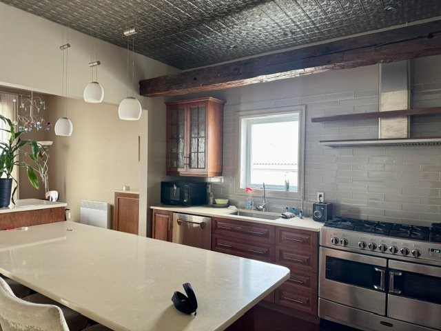 









170

 - 172


1re Avenue O.

,
Sainte-Anne-des-Monts,




QC
G4V1C8

