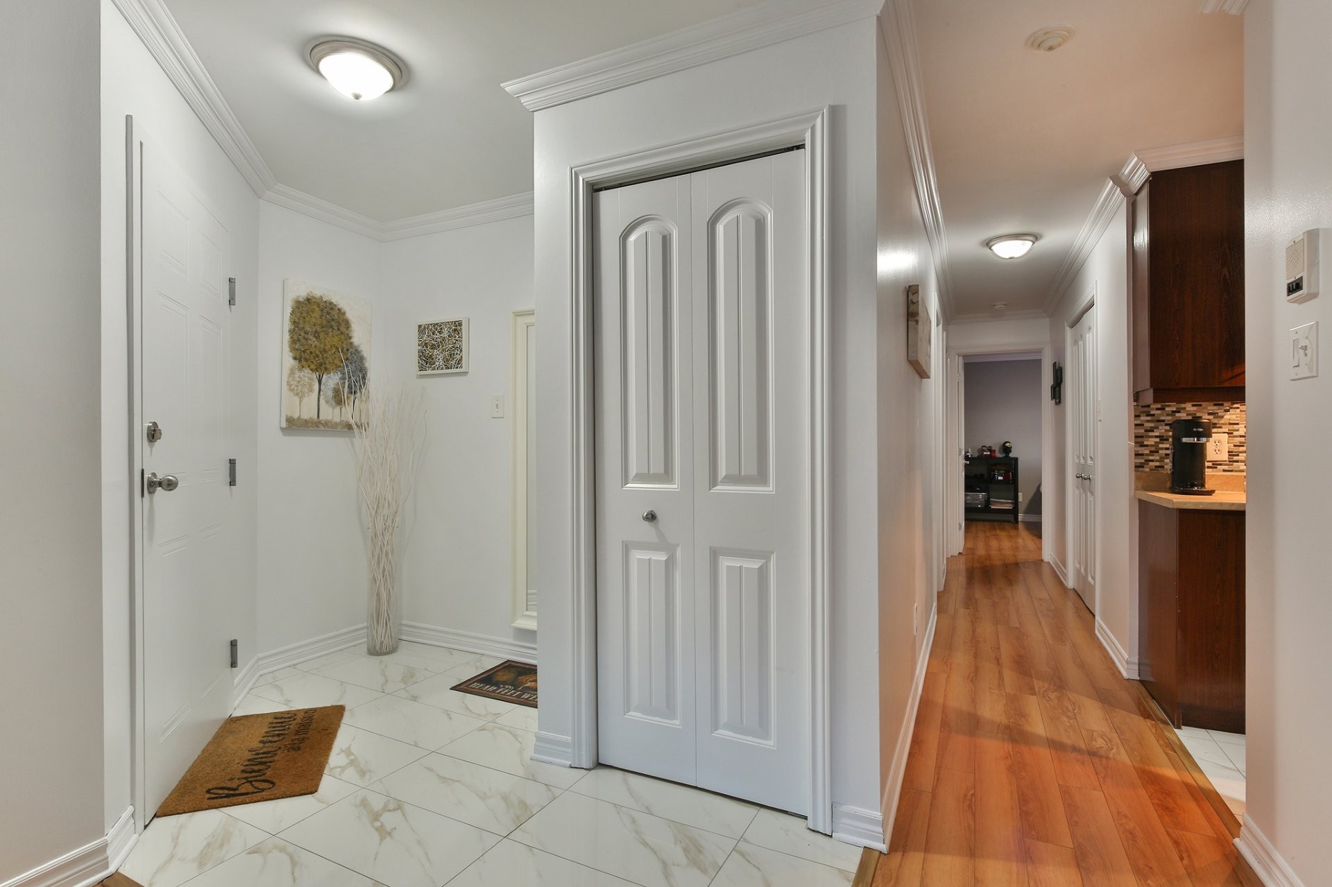 









572


Boul. St-Luc

, 102,
Saint-Jean-sur-Richelieu,




QC
J2W0B9

