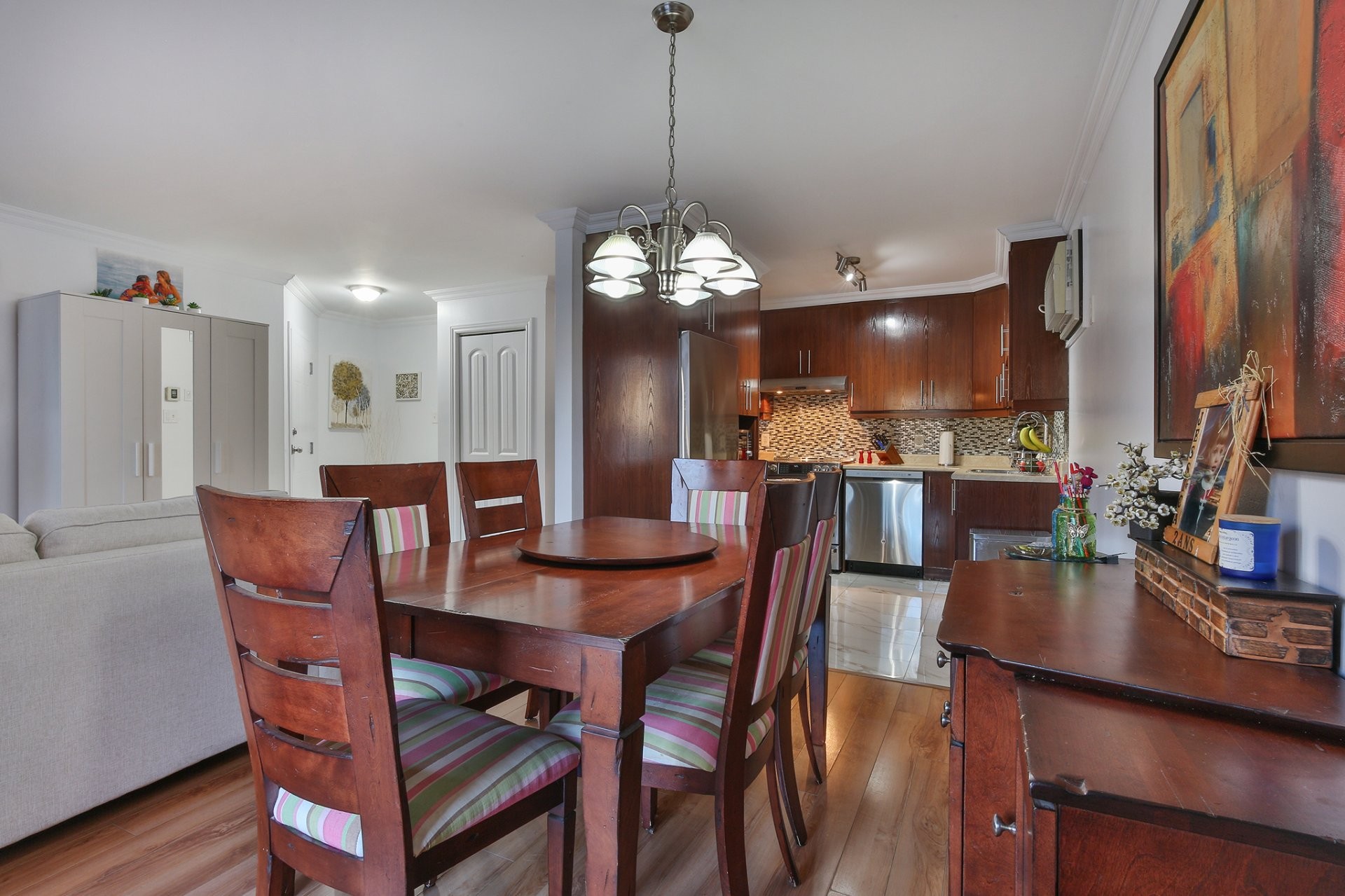 









572


Boul. St-Luc

, 102,
Saint-Jean-sur-Richelieu,




QC
J2W0B9

