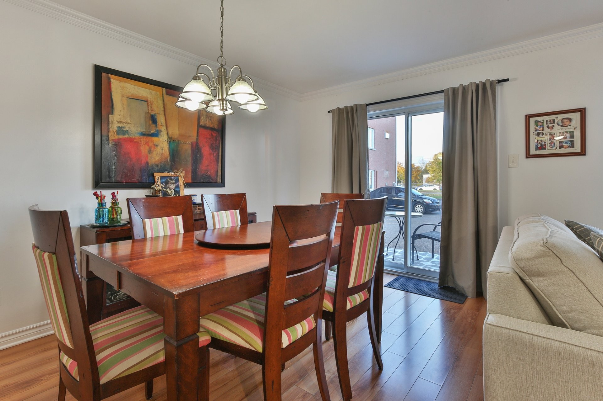 









572


Boul. St-Luc

, 102,
Saint-Jean-sur-Richelieu,




QC
J2W0B9

