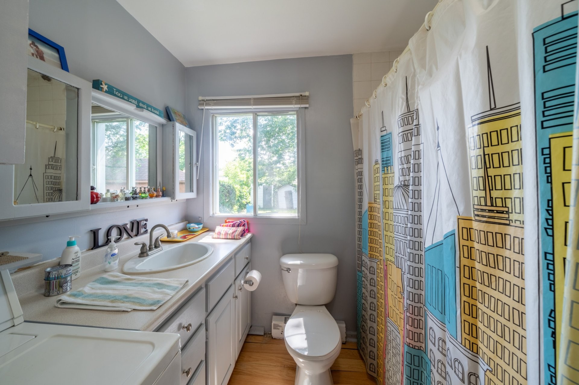 









124


36e Avenue

,
Sainte-Marthe-sur-le-Lac,




QC
J0N1P0

