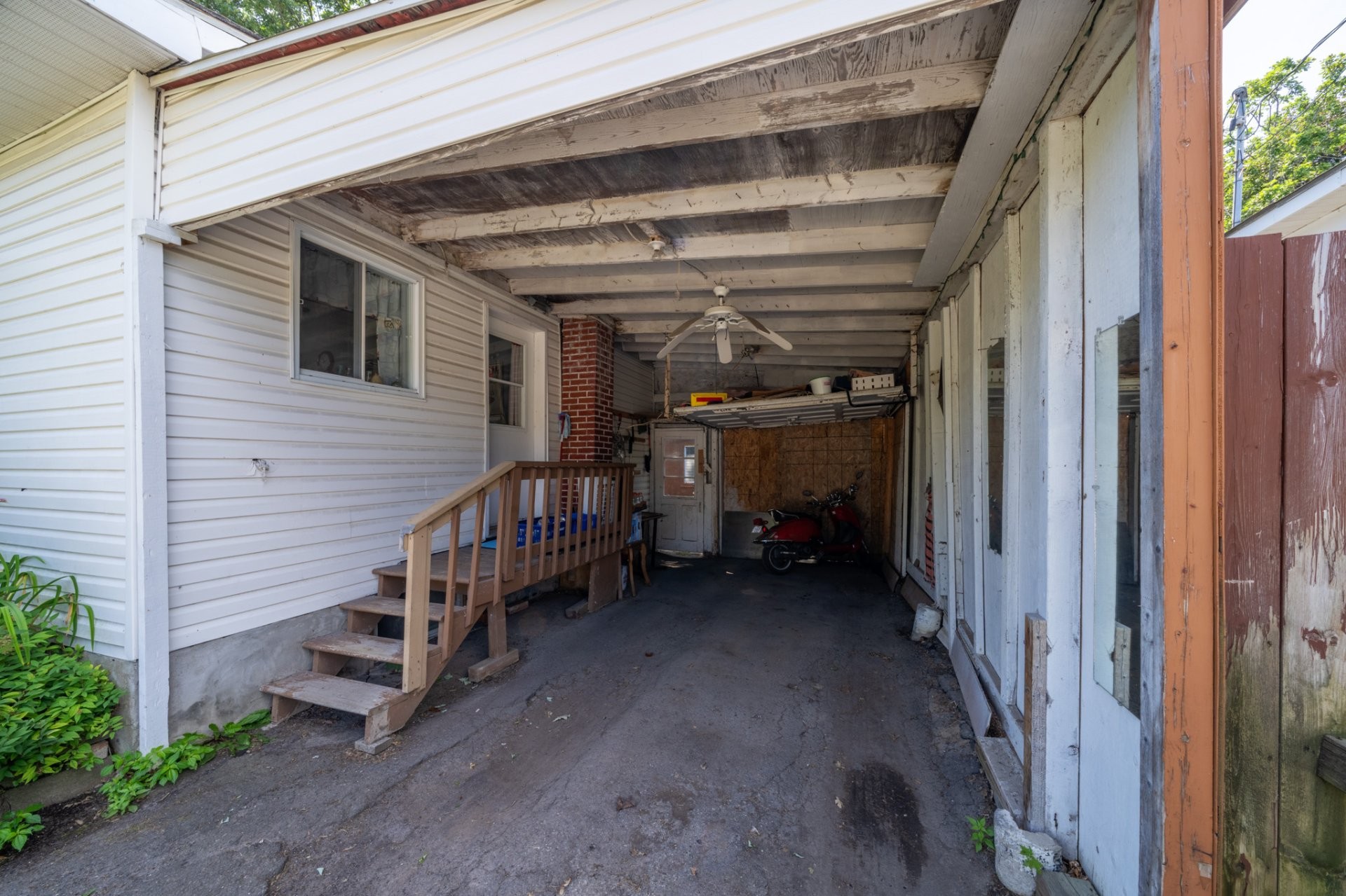 









124


36e Avenue

,
Sainte-Marthe-sur-le-Lac,




QC
J0N1P0

