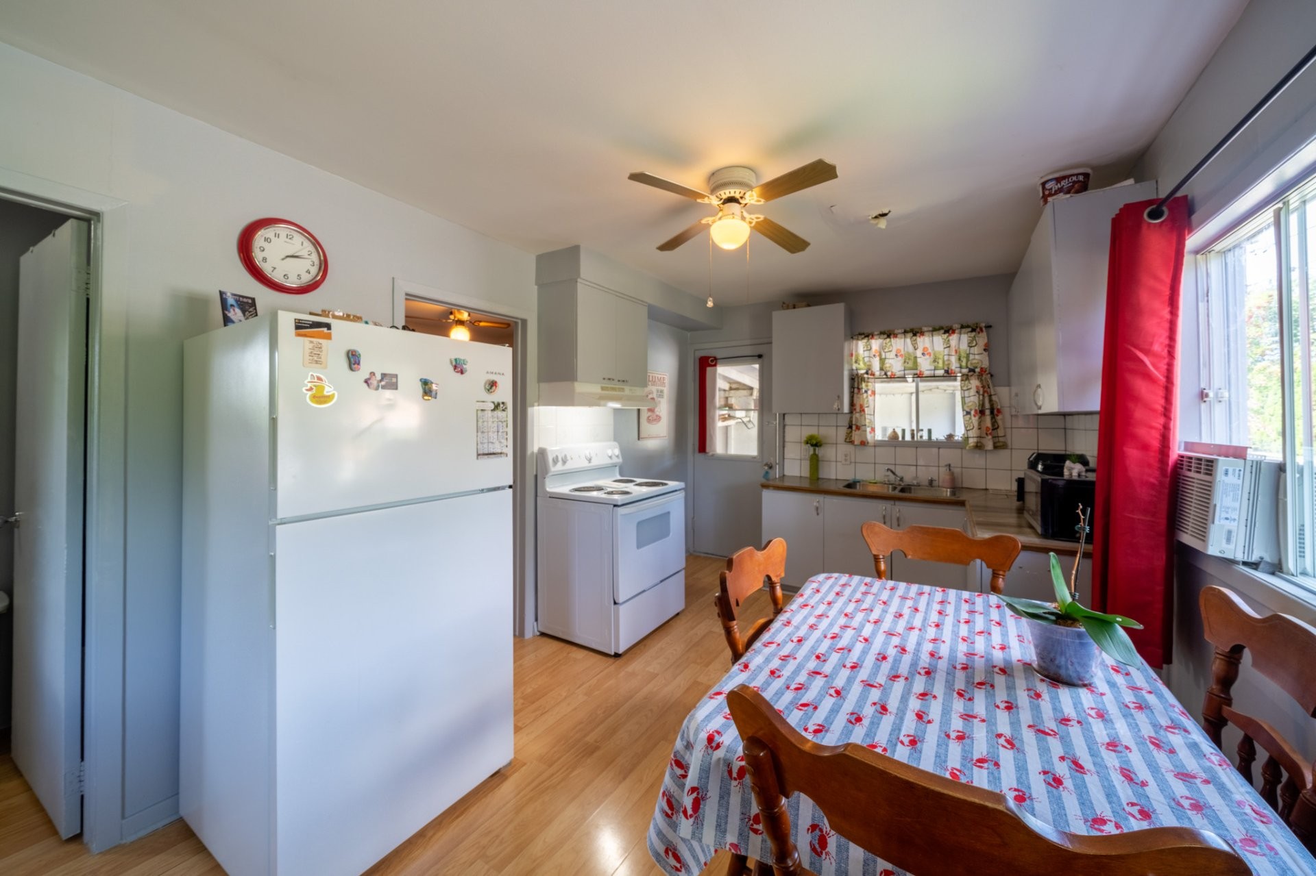 









124


36e Avenue

,
Sainte-Marthe-sur-le-Lac,




QC
J0N1P0

