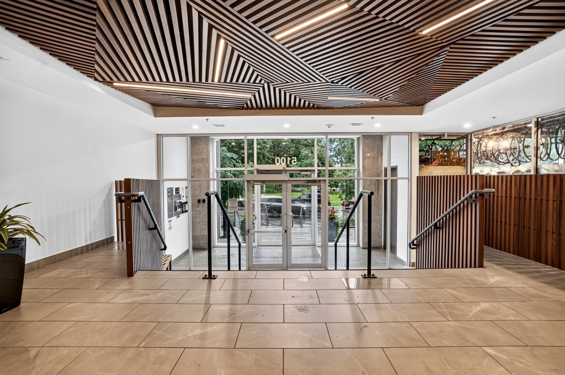 









5100


Rue Molson

, 529,
Montréal (Rosemont/La Petite-Patrie),




QC
H1Y0A7

