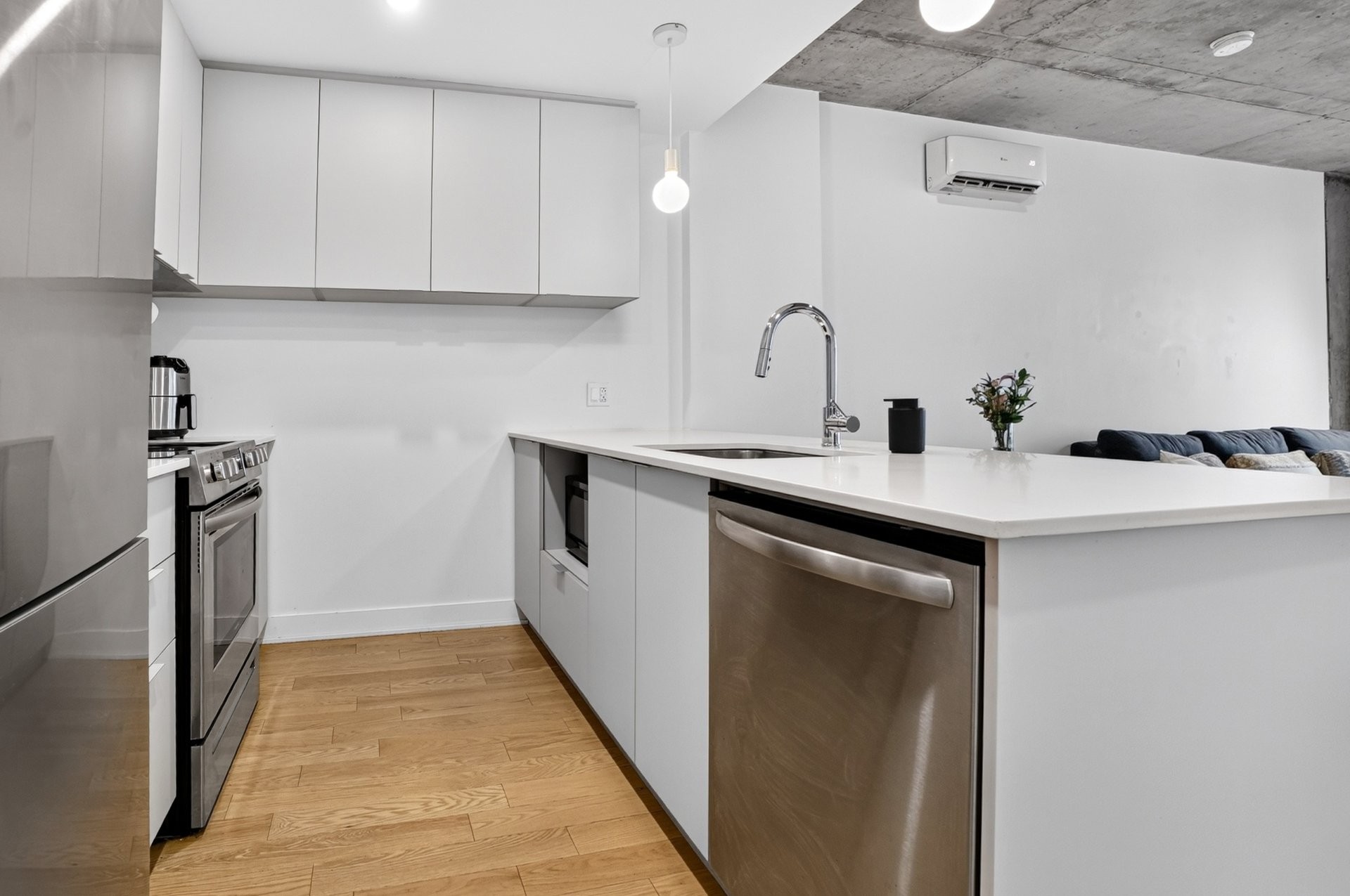 









5100


Rue Molson

, 529,
Montréal (Rosemont/La Petite-Patrie),




QC
H1Y0A7

