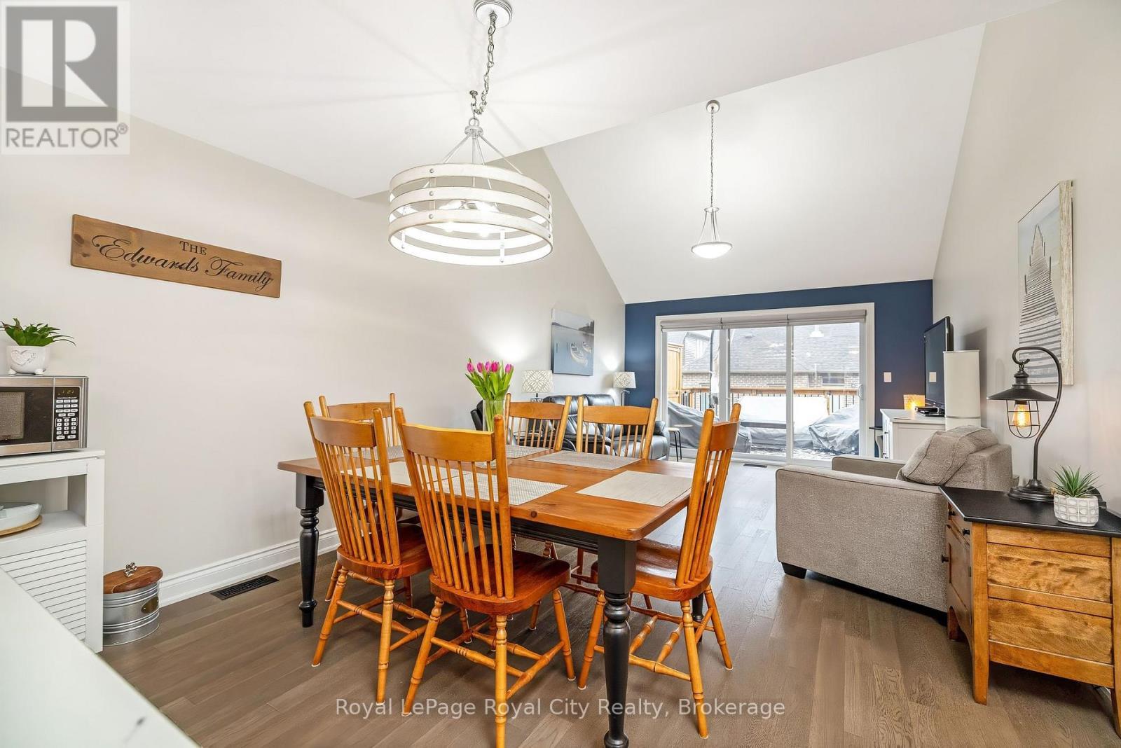 












38 JUNIPER STREET

,
Guelph/Eramosa (Rockwood),




Ontario
N0B2K0

