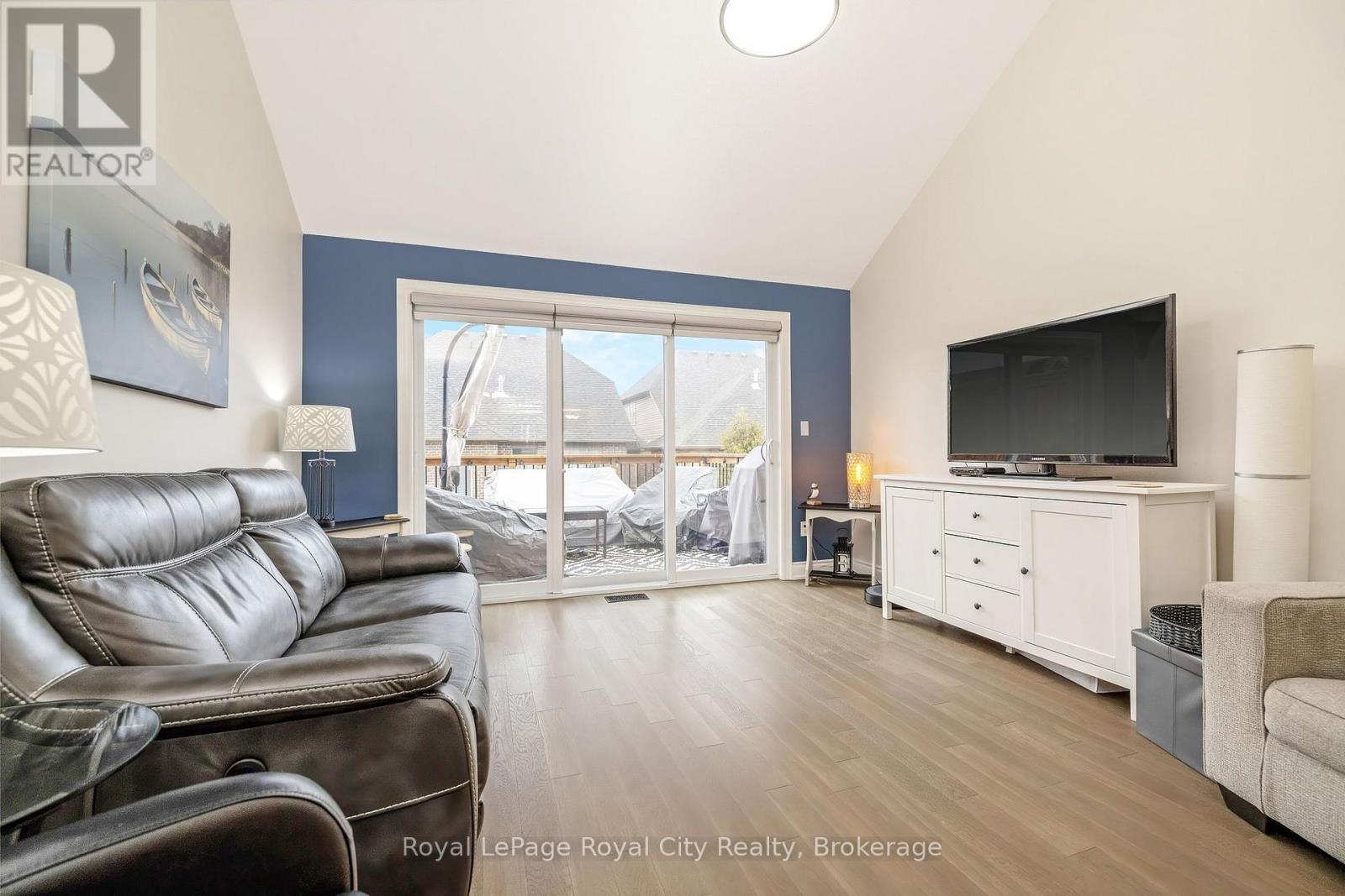 












38 JUNIPER STREET

,
Guelph/Eramosa (Rockwood),




Ontario
N0B2K0

