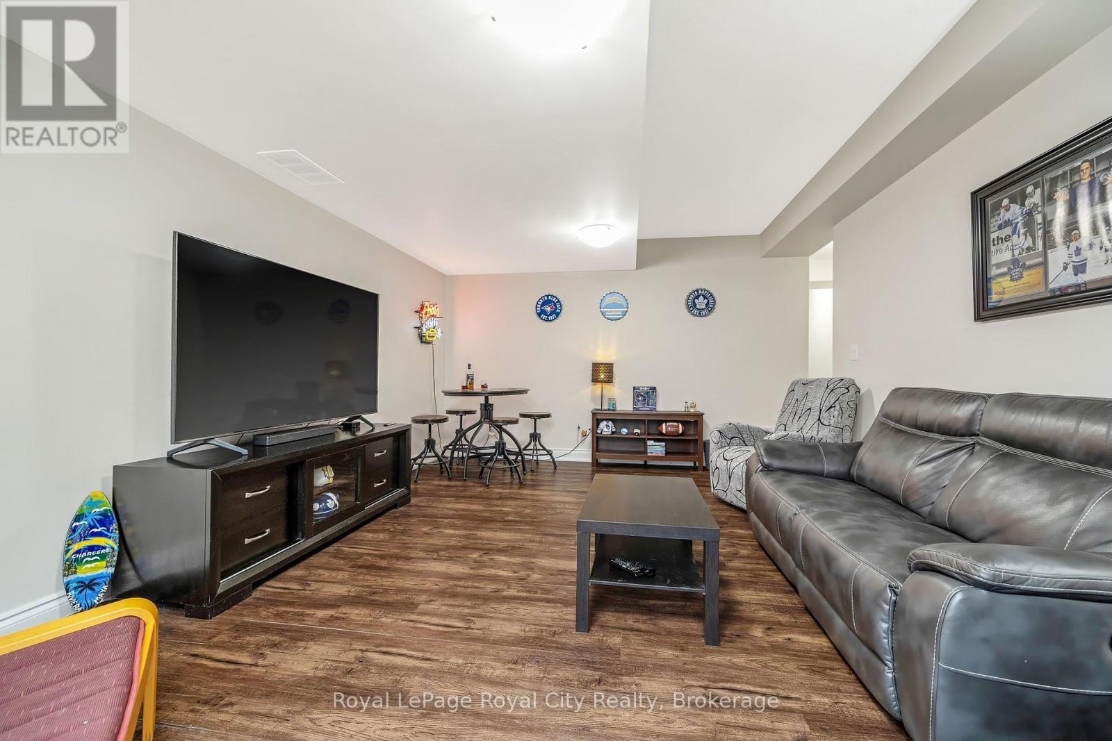 












38 JUNIPER STREET

,
Guelph/Eramosa (Rockwood),




Ontario
N0B2K0

