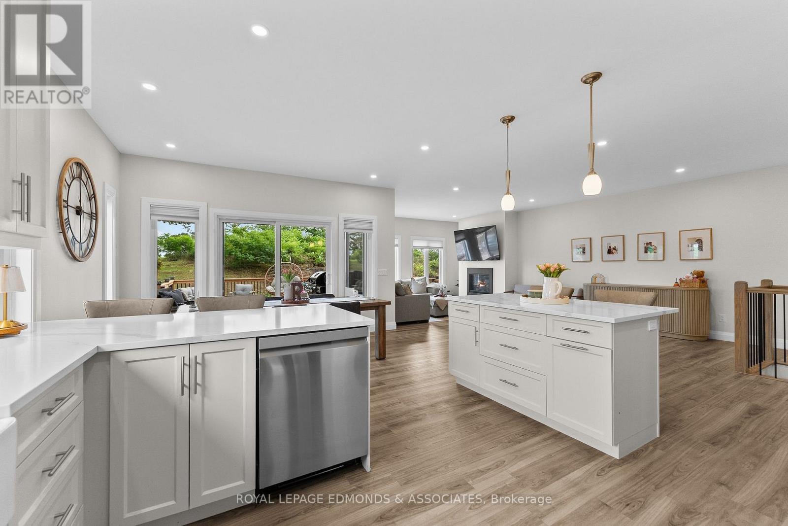 












39 MORRISON DRIVE

,
Whitewater Region,




Ontario
K0J1K0

