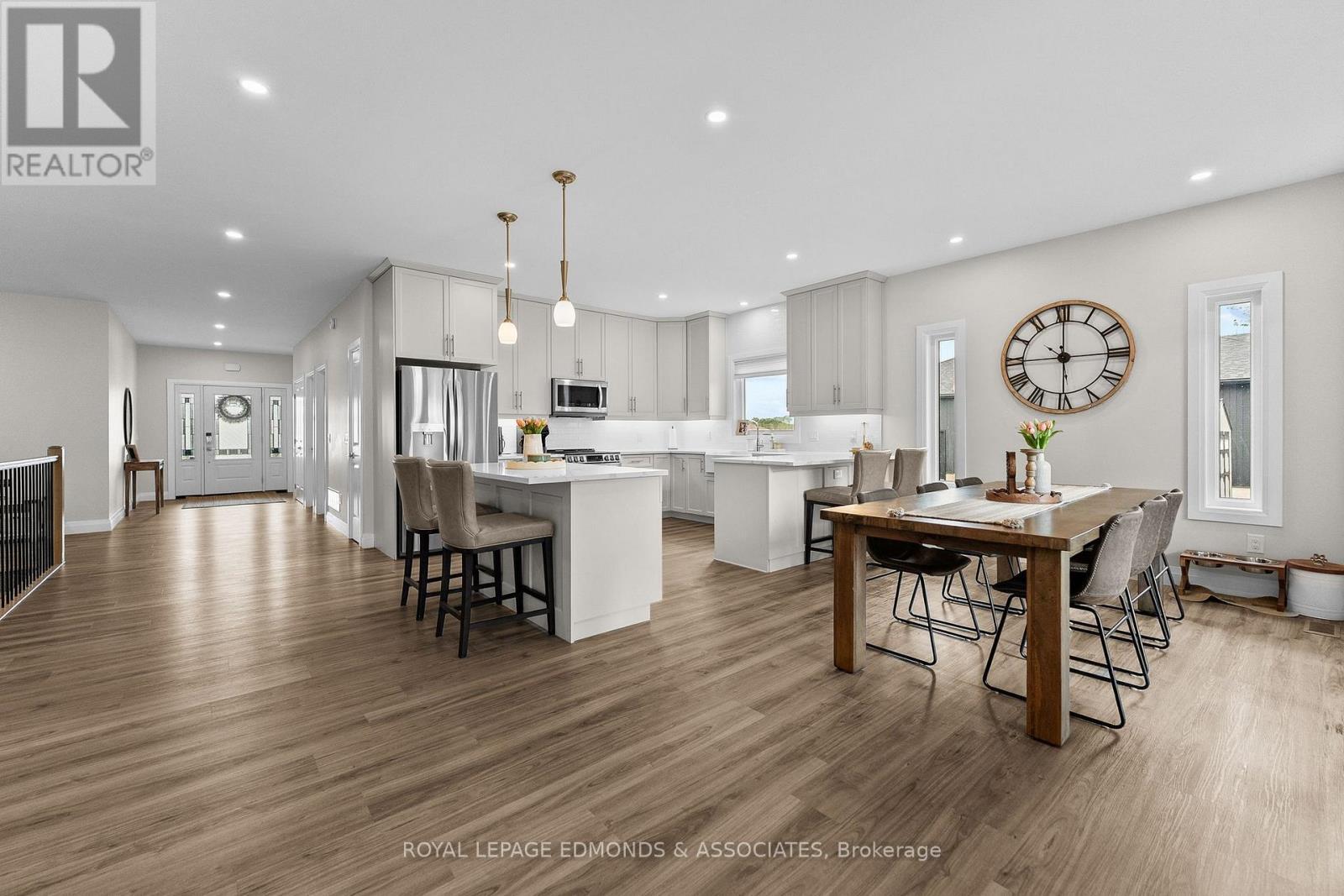 












39 MORRISON DRIVE

,
Whitewater Region,




Ontario
K0J1K0

