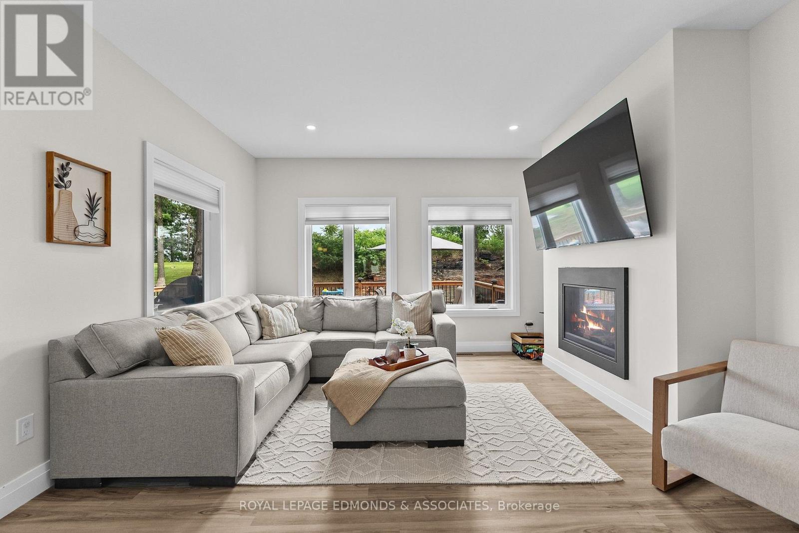












39 MORRISON DRIVE

,
Whitewater Region,




Ontario
K0J1K0

