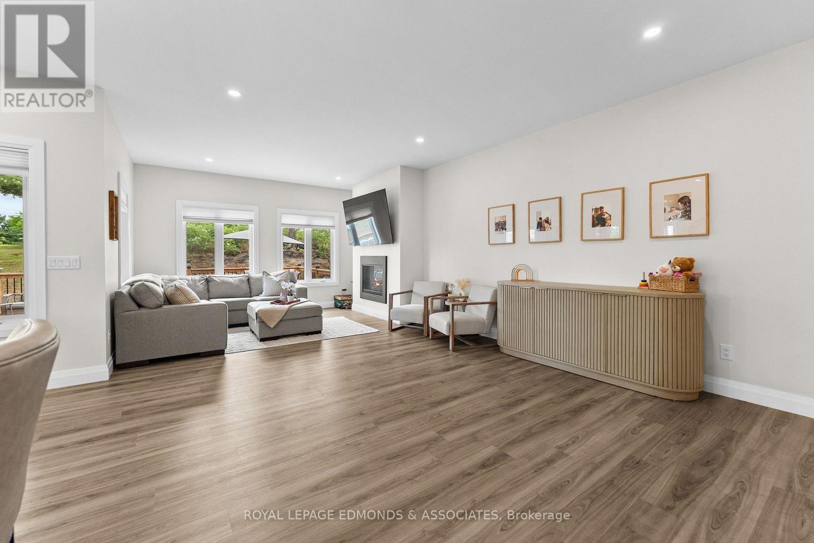 












39 MORRISON DRIVE

,
Whitewater Region,




Ontario
K0J1K0

