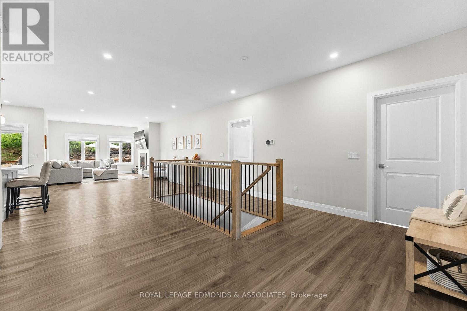 












39 MORRISON DRIVE

,
Whitewater Region,




Ontario
K0J1K0

