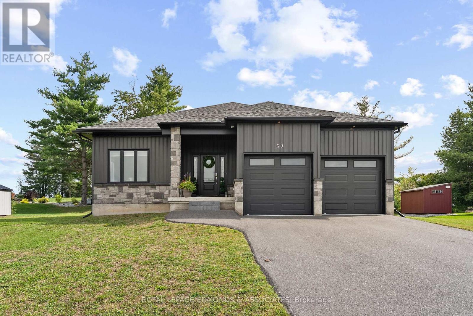 












39 MORRISON DRIVE

,
Whitewater Region,




Ontario
K0J1K0

