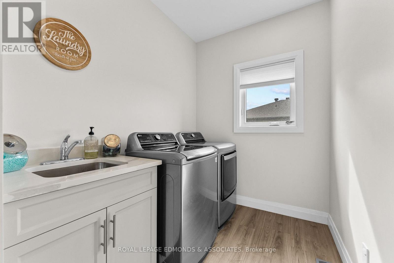 












39 MORRISON DRIVE

,
Whitewater Region,




Ontario
K0J1K0

