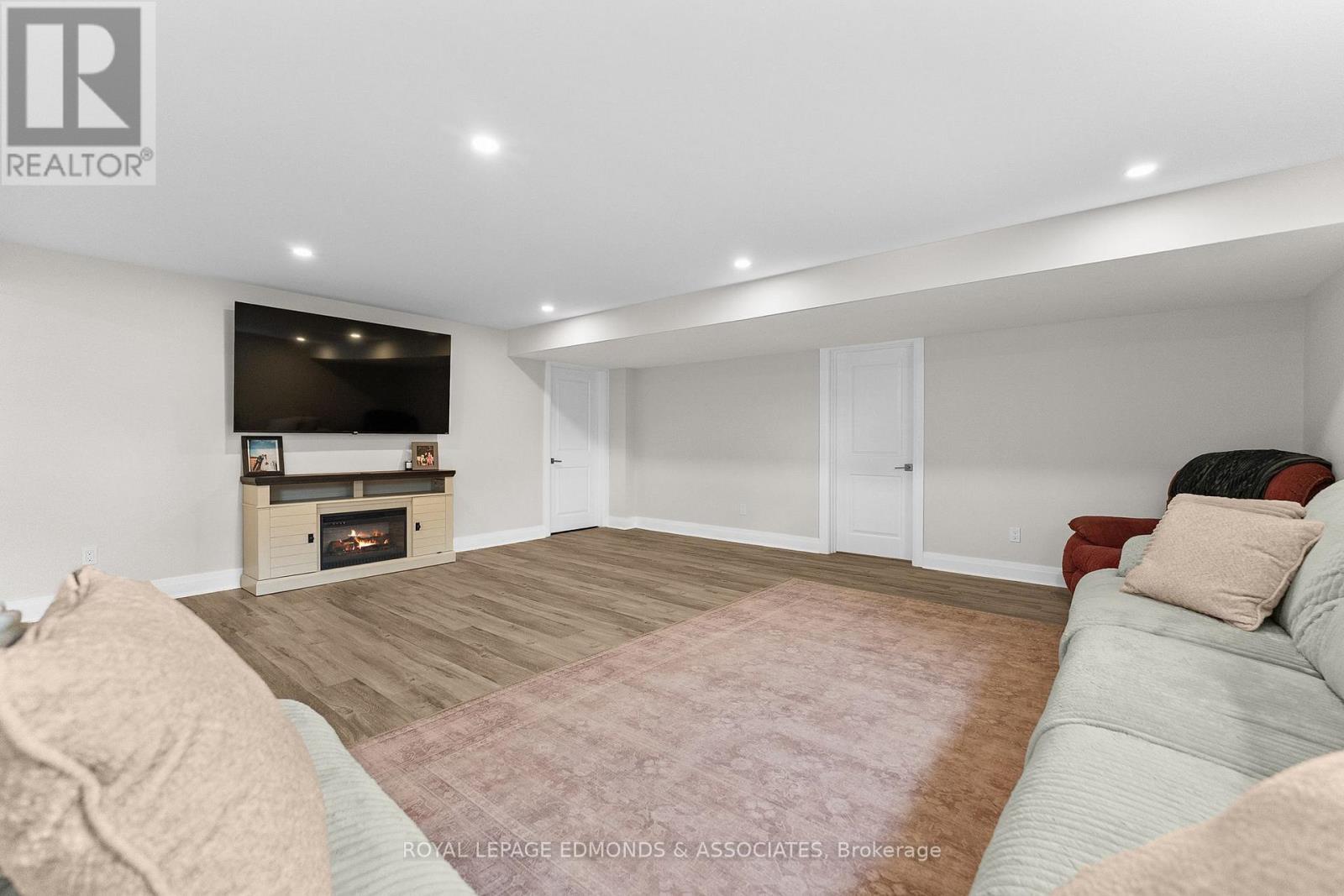 












39 MORRISON DRIVE

,
Whitewater Region,




Ontario
K0J1K0

