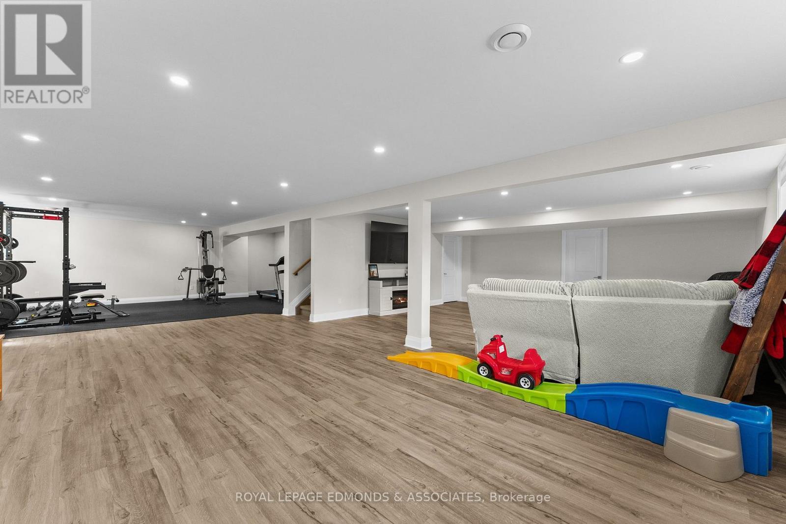 












39 MORRISON DRIVE

,
Whitewater Region,




Ontario
K0J1K0

