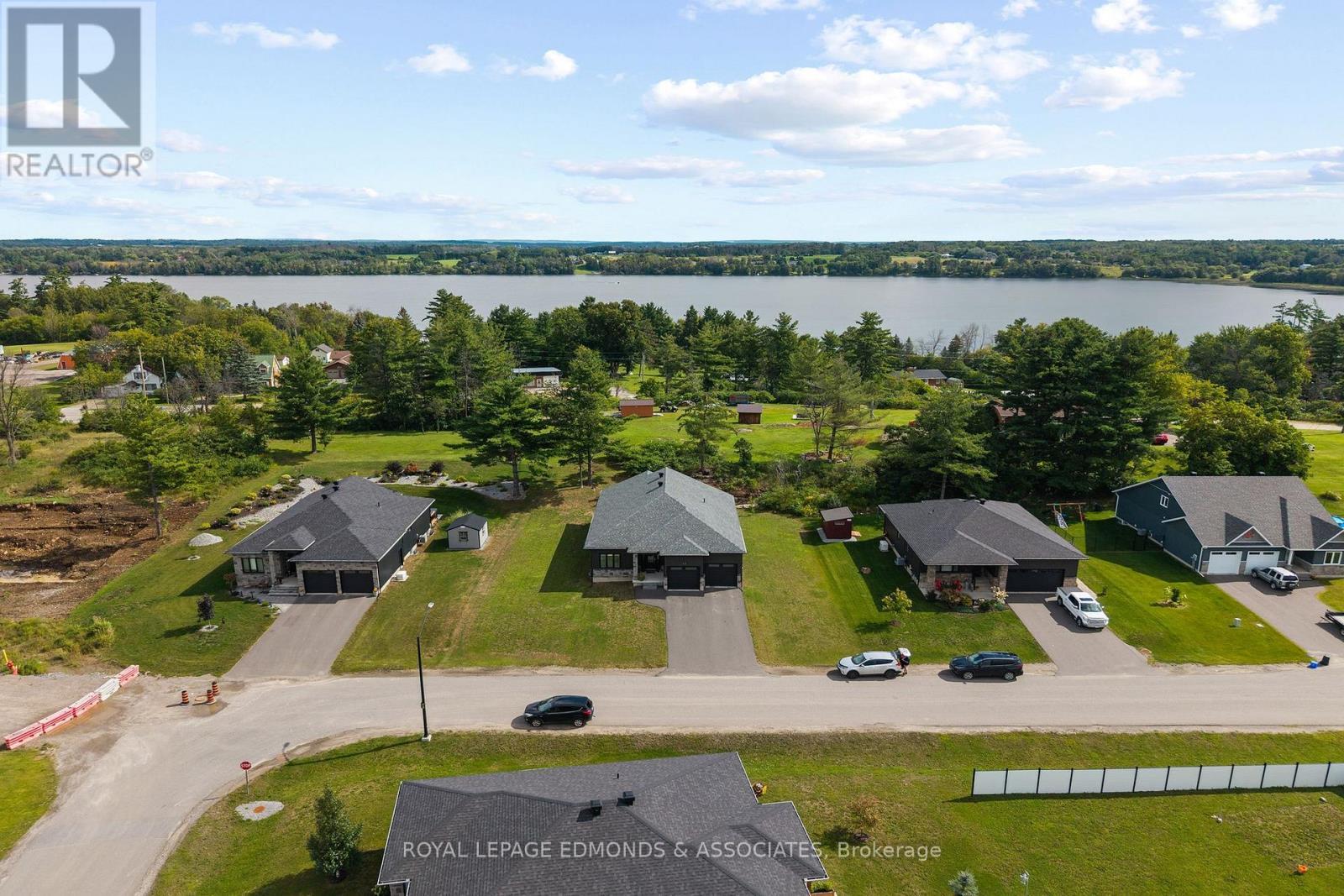 












39 MORRISON DRIVE

,
Whitewater Region,




Ontario
K0J1K0

