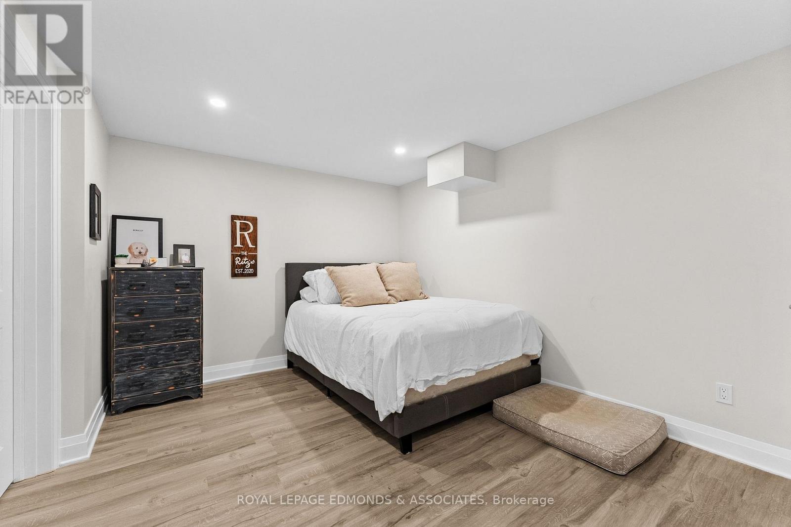 












39 MORRISON DRIVE

,
Whitewater Region,




Ontario
K0J1K0

