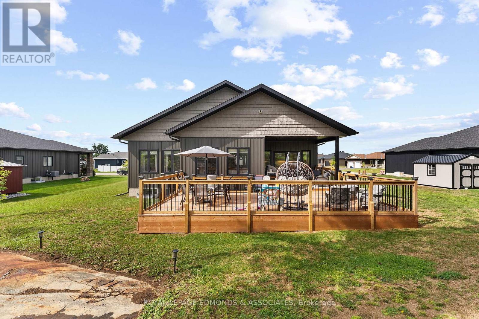 












39 MORRISON DRIVE

,
Whitewater Region,




Ontario
K0J1K0

