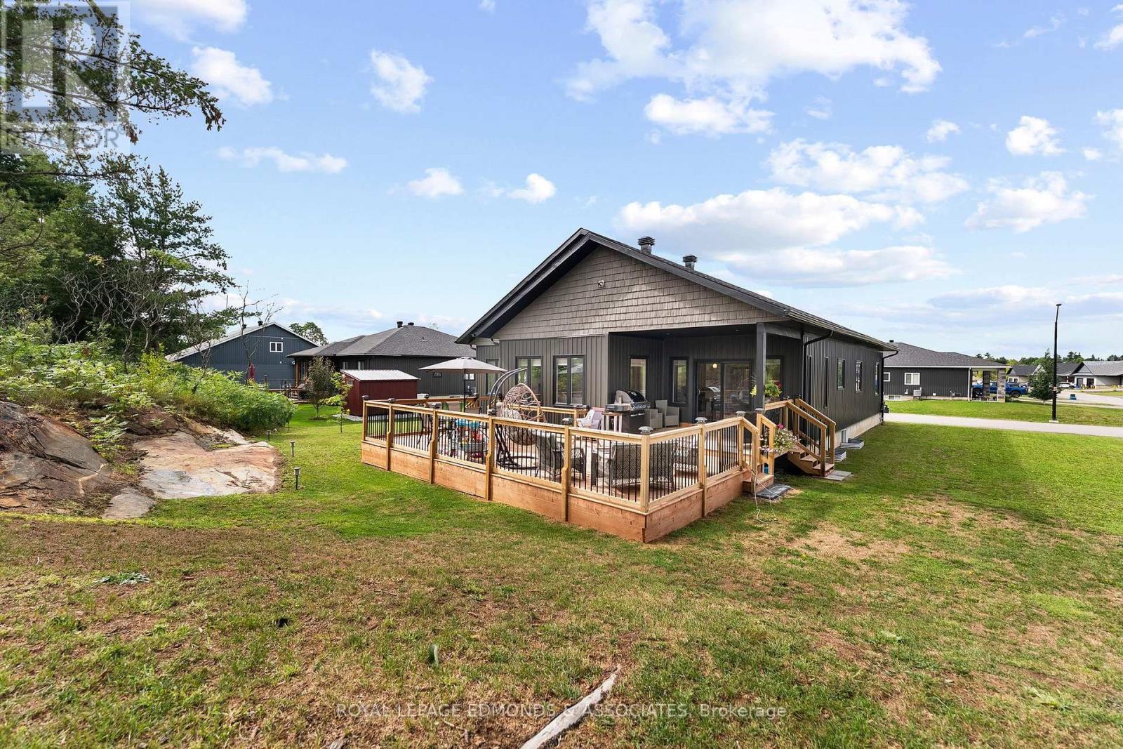 












39 MORRISON DRIVE

,
Whitewater Region,




Ontario
K0J1K0

