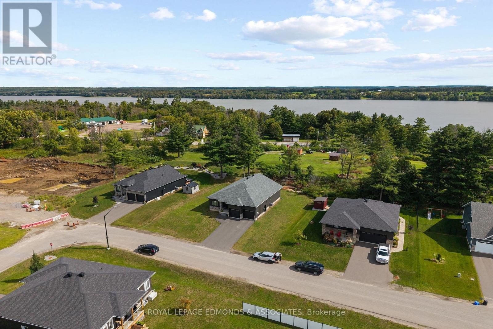 












39 MORRISON DRIVE

,
Whitewater Region,




Ontario
K0J1K0

