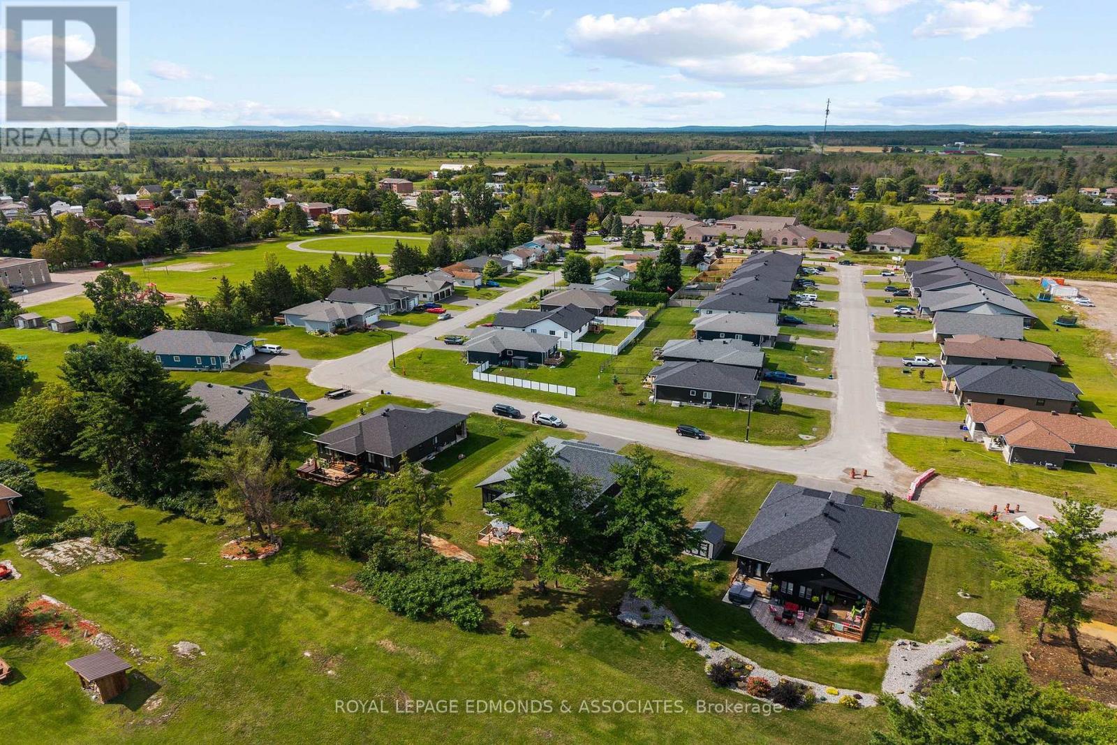 












39 MORRISON DRIVE

,
Whitewater Region,




Ontario
K0J1K0

