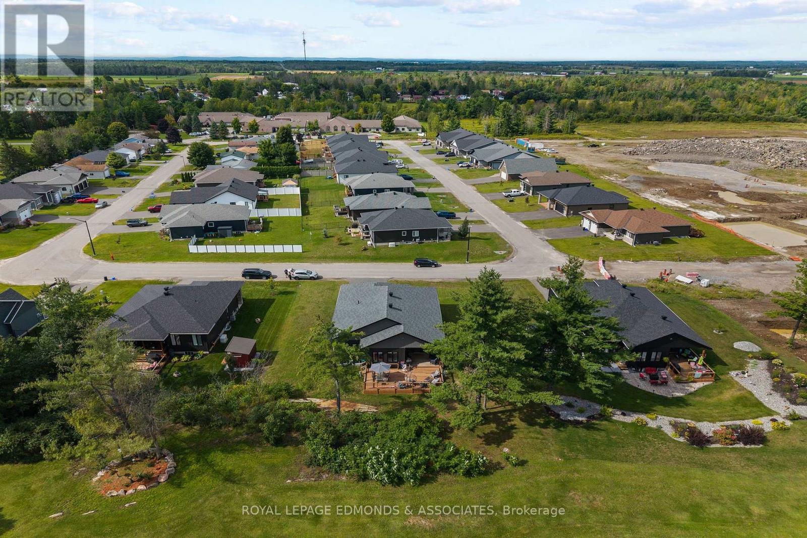 












39 MORRISON DRIVE

,
Whitewater Region,




Ontario
K0J1K0

