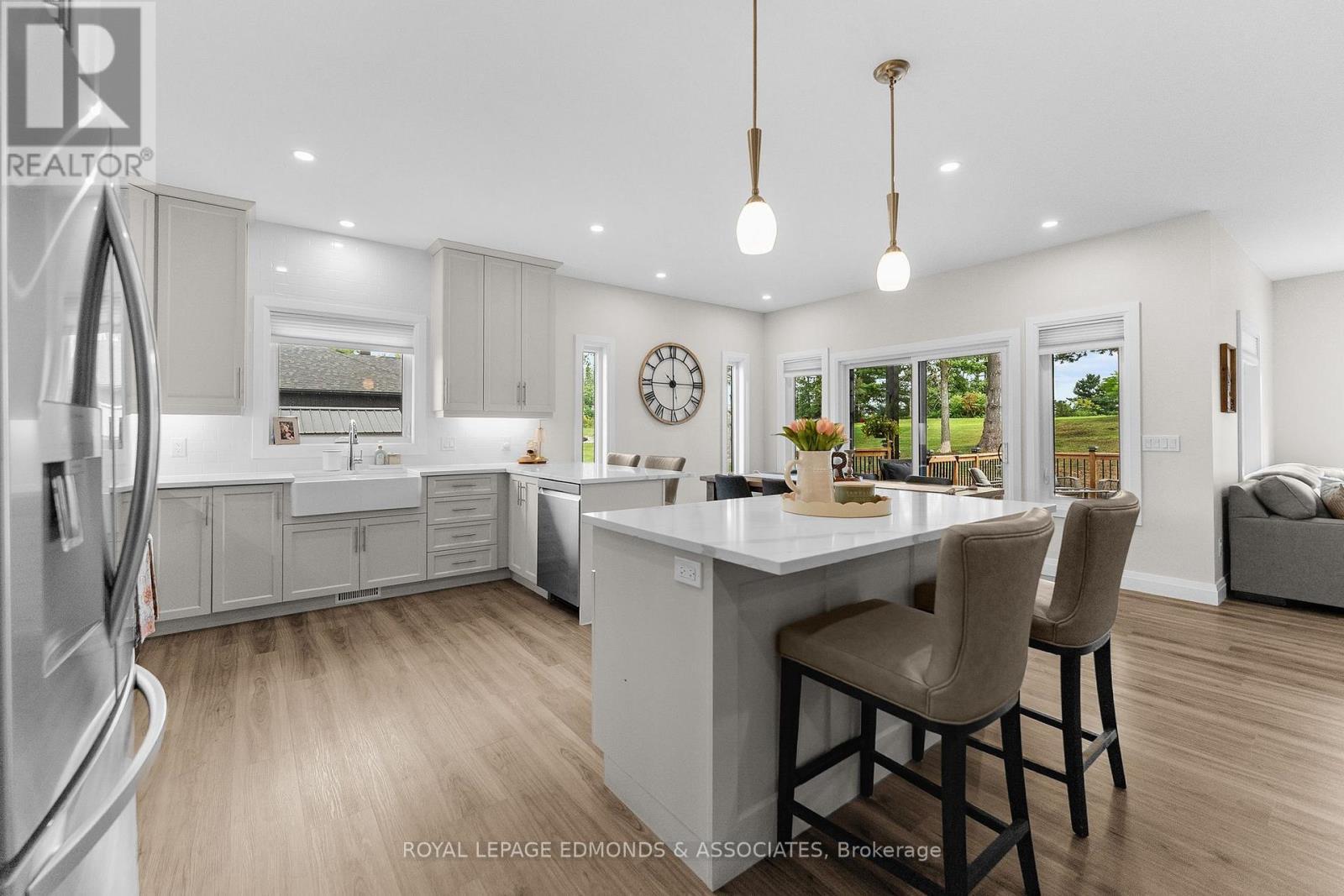 












39 MORRISON DRIVE

,
Whitewater Region,




Ontario
K0J1K0

