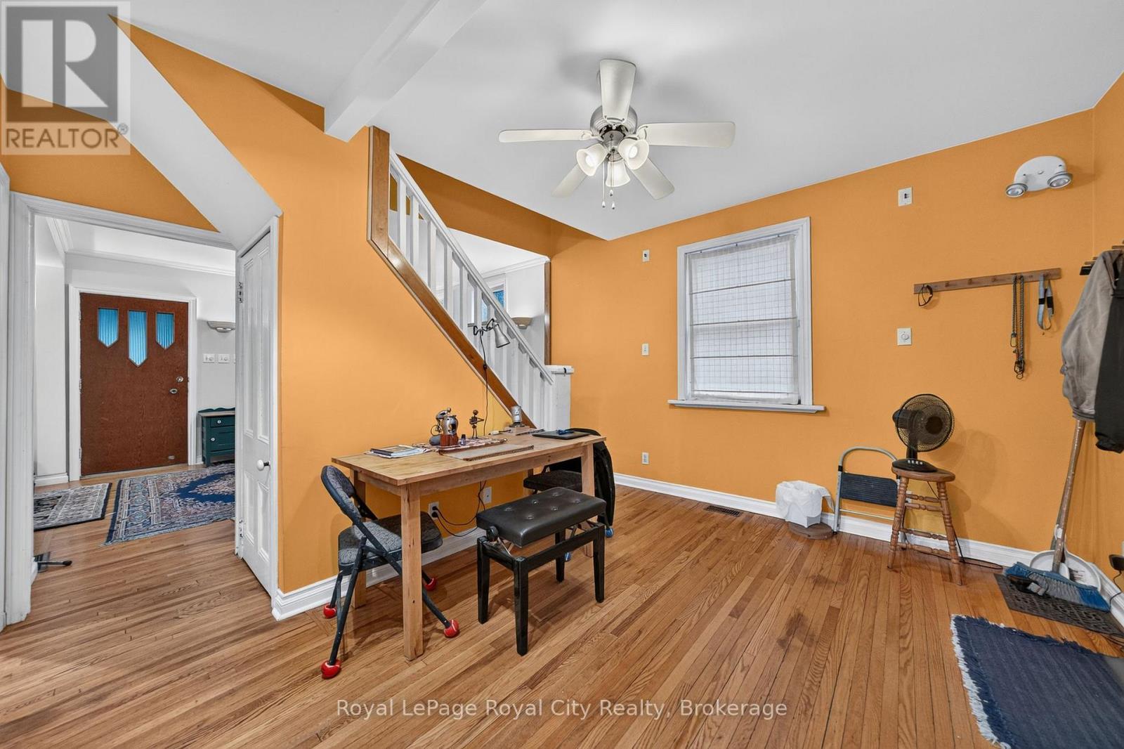












19 WALTER STREET

,
Guelph (St. Patrick's Ward),




Ontario
N1E5N9

