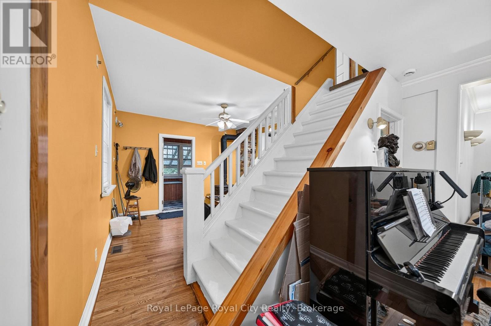 












19 WALTER STREET

,
Guelph (St. Patrick's Ward),




Ontario
N1E5N9

